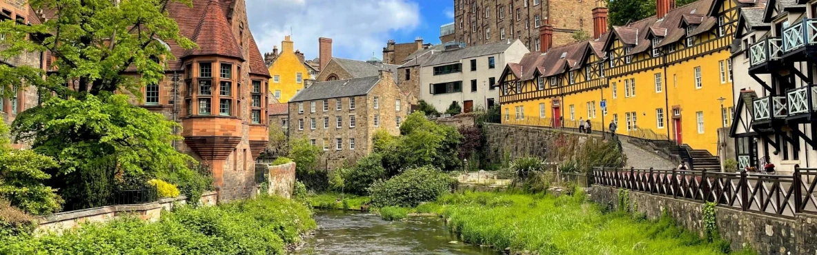 A Complete Guide to Edinburgh, Scotland
