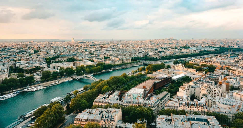 A Wonderful Winter Walk Along the Seine