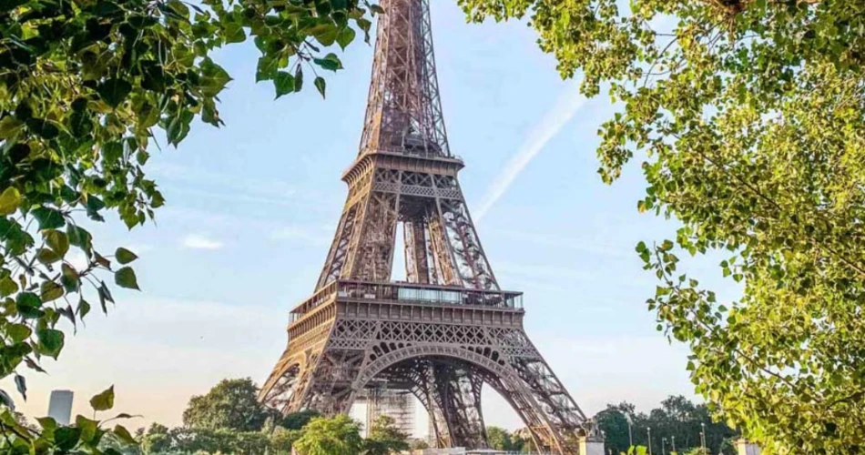 A Complete Guide to The Eiffel Tower