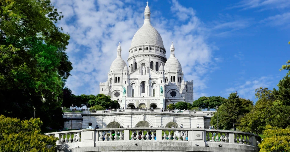 A Complete Guide to The Eiffel Tower