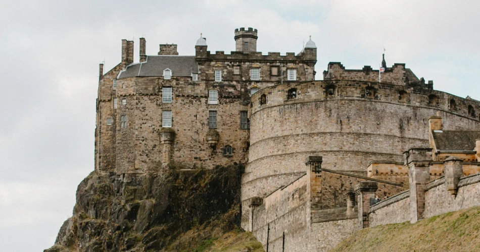 A Complete Guide to Edinburgh, Scotland