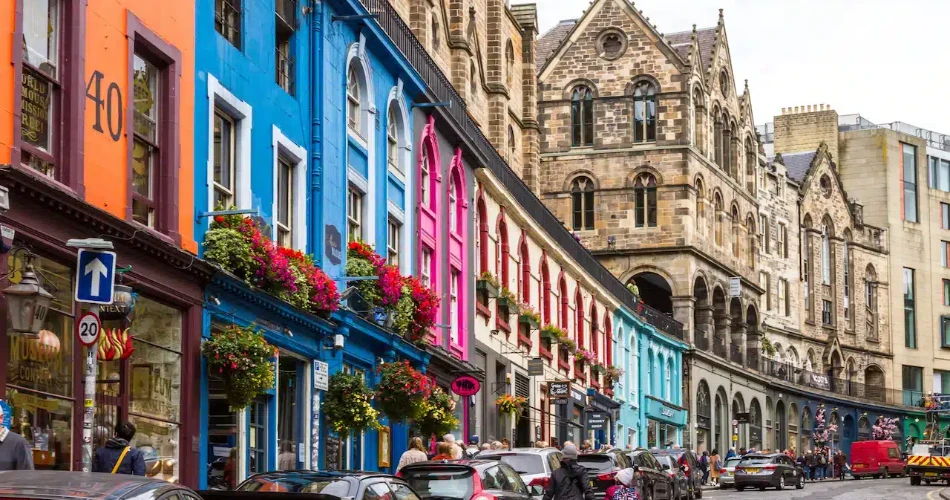 A Complete Guide to Edinburgh, Scotland