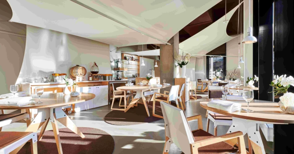 Amsterdam Travel Guide: Canals, Museums, Food & Nightlife Highlights