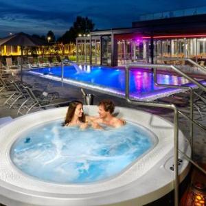 Hotel Aura Design & Garden Pool Prague