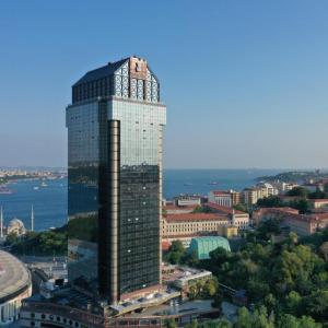 The Ritz-Carlton Istanbul at the Bosphorus 