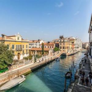 Ca' Degli Armeni Canal View Venice