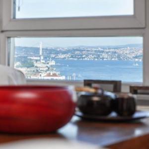 Cihangir Apartment; 3-bed Central with Stunning view Istanbul 