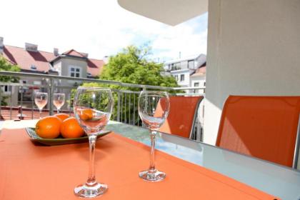 100 m2 Sunny Apartments - Schoenbrunn Vienna